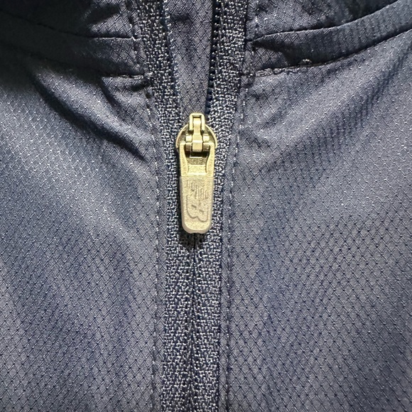 New Balance Women's Navy and White Jacket new without tags - Picture 9 of 10